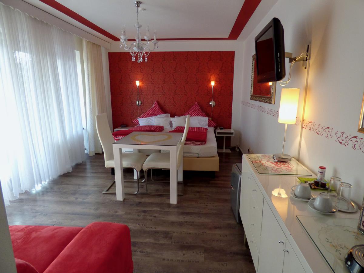 טוטזינג Hotel Engelhof מראה חיצוני תמונה
